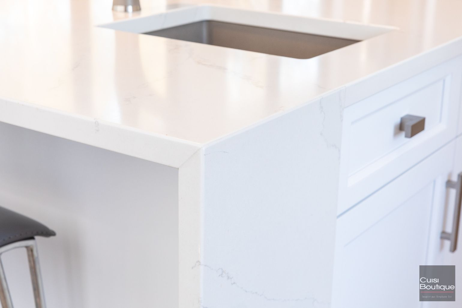 Cuisine Contemporaine Blanche et Bois